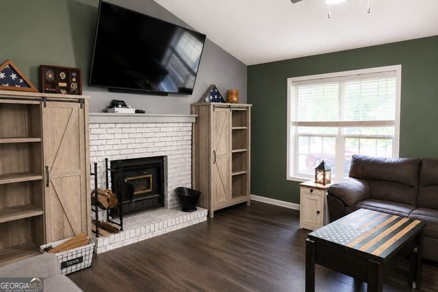 2033 Carson Segars Road, Maysville, GA 30558