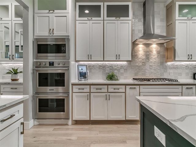 1333 Regency Bridge Circle, Edmond, OK 73034