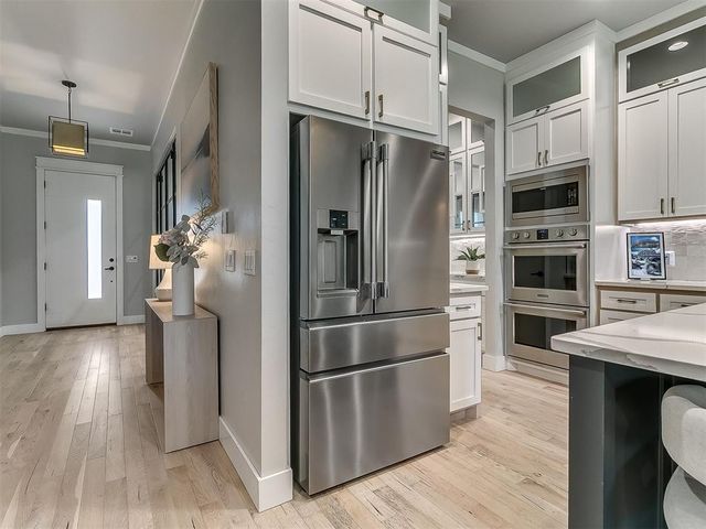 1333 Regency Bridge Circle, Edmond, OK 73034