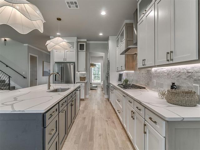 1333 Regency Bridge Circle, Edmond, OK 73034