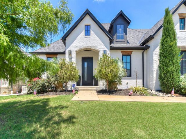 1333 Regency Bridge Circle, Edmond, OK 73034