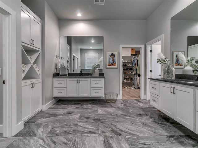 1333 Regency Bridge Circle, Edmond, OK 73034