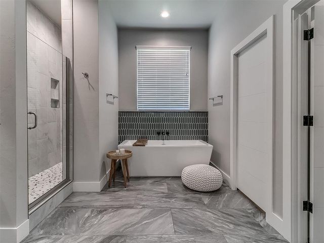 1333 Regency Bridge Circle, Edmond, OK 73034