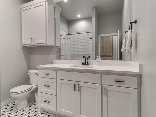 1333 Regency Bridge Circle, Edmond, OK 73034