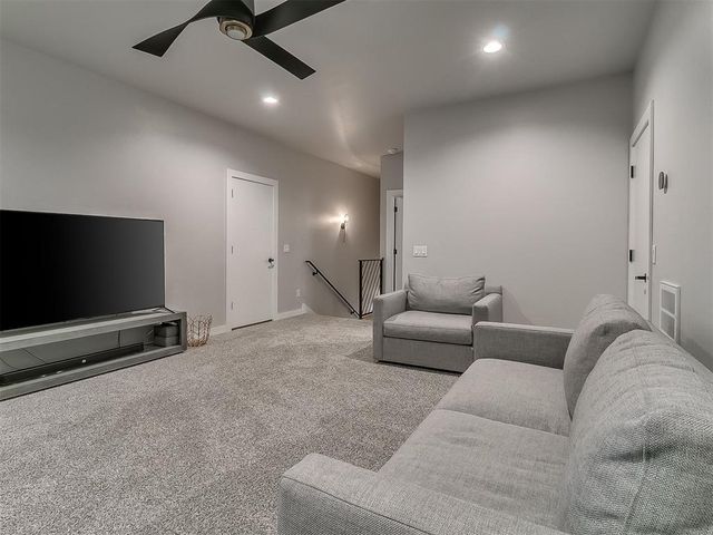 1333 Regency Bridge Circle, Edmond, OK 73034