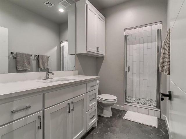 1333 Regency Bridge Circle, Edmond, OK 73034