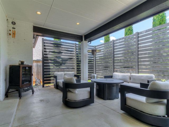 1333 Regency Bridge Circle, Edmond, OK 73034