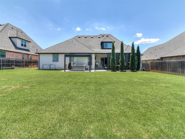 1333 Regency Bridge Circle, Edmond, OK 73034