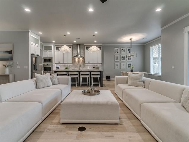 1333 Regency Bridge Circle, Edmond, OK 73034