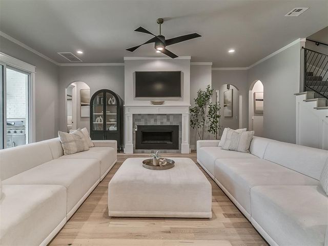1333 Regency Bridge Circle, Edmond, OK 73034