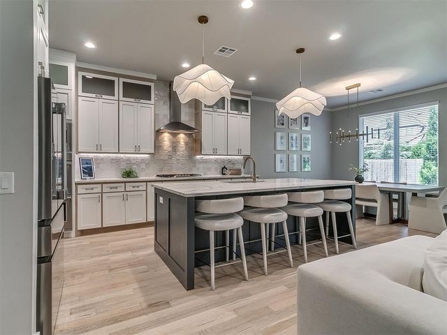 1333 Regency Bridge Circle, Edmond, OK 73034