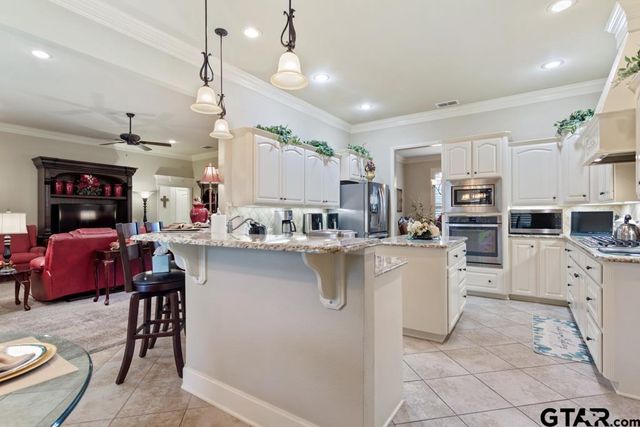 1303 Fairfield Ln, Tyler, TX 75703