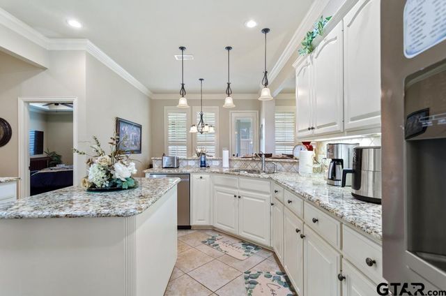1303 Fairfield Ln, Tyler, TX 75703