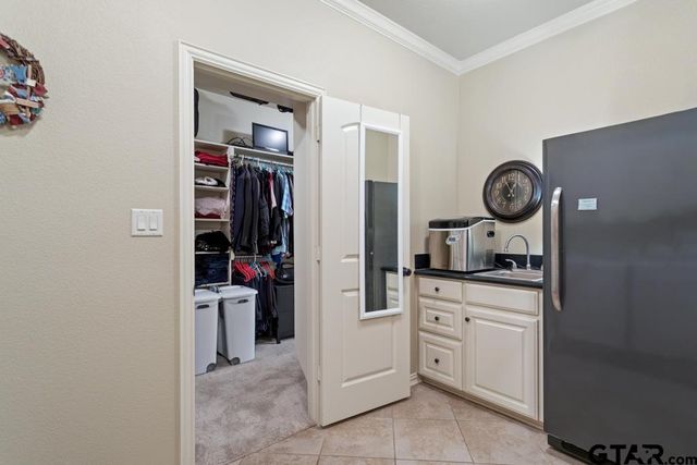 1303 Fairfield Ln, Tyler, TX 75703