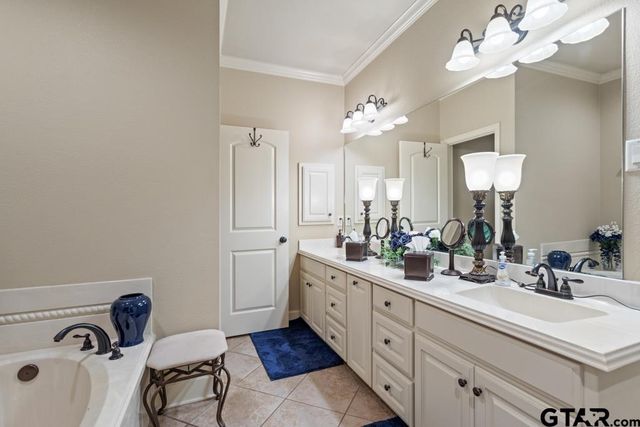 1303 Fairfield Ln, Tyler, TX 75703