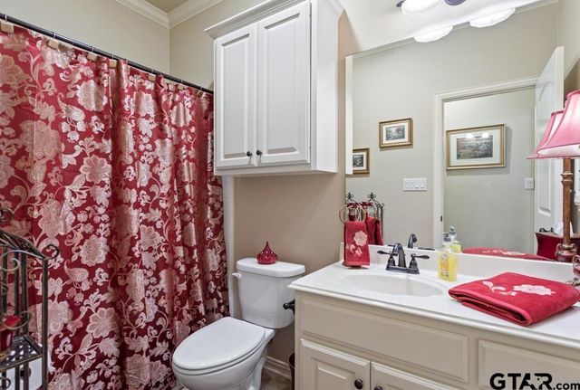1303 Fairfield Ln, Tyler, TX 75703
