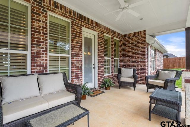 1303 Fairfield Ln, Tyler, TX 75703