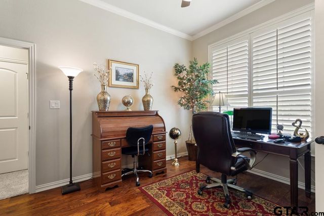 1303 Fairfield Ln, Tyler, TX 75703