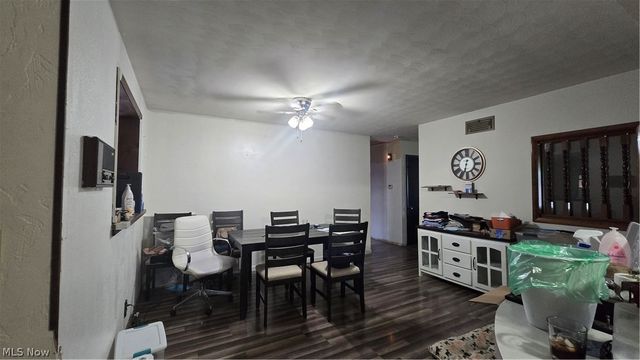 1204 Roseway Avenue SE, Warren, OH 44484