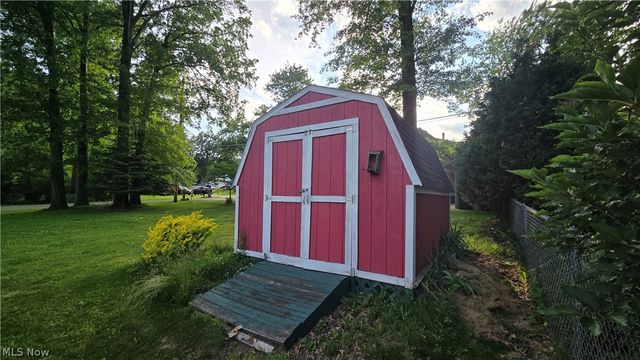 1204 Roseway Avenue SE, Warren, OH 44484