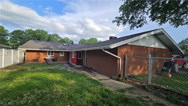 1204 Roseway Avenue SE, Warren, OH 44484