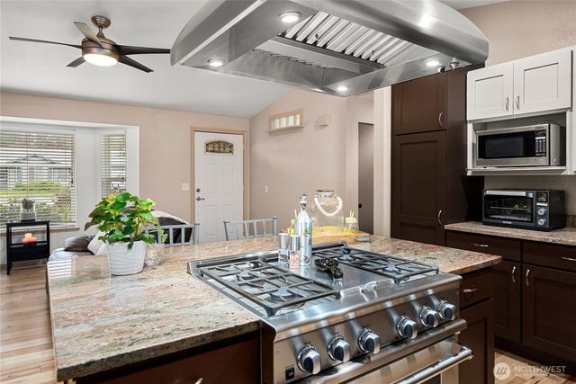 21621 SE 238th Street, Maple Valley, WA 98038