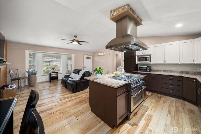 21621 SE 238th Street, Maple Valley, WA 98038