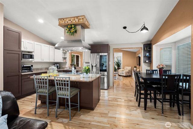 21621 SE 238th Street, Maple Valley, WA 98038