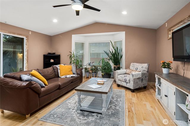 21621 SE 238th Street, Maple Valley, WA 98038