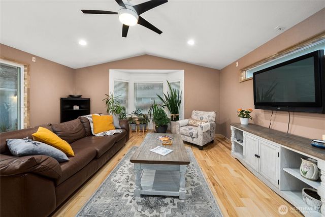 21621 SE 238th Street, Maple Valley, WA 98038