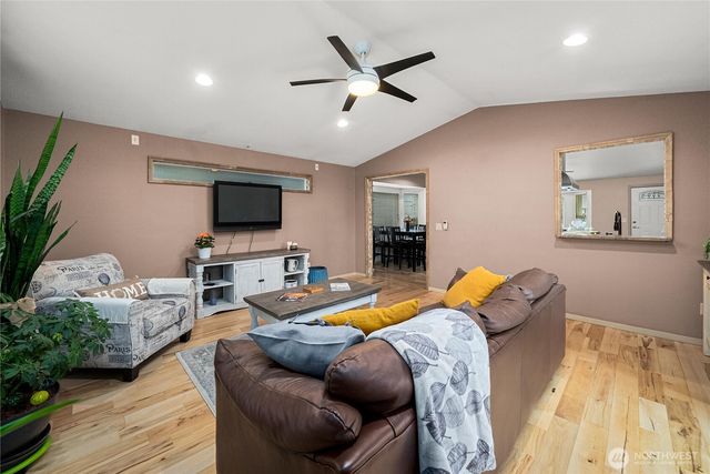 21621 SE 238th Street, Maple Valley, WA 98038