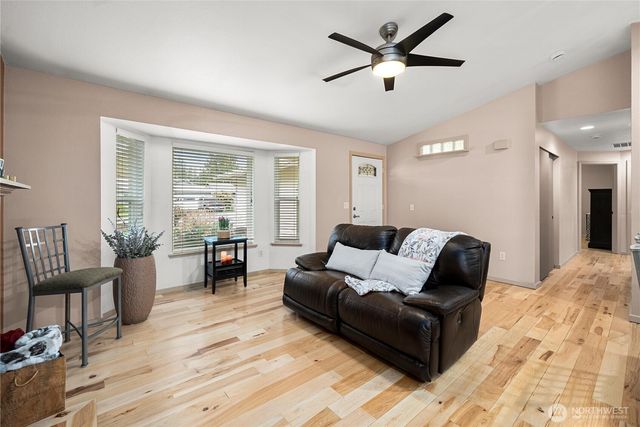 21621 SE 238th Street, Maple Valley, WA 98038