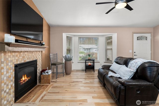 21621 SE 238th Street, Maple Valley, WA 98038