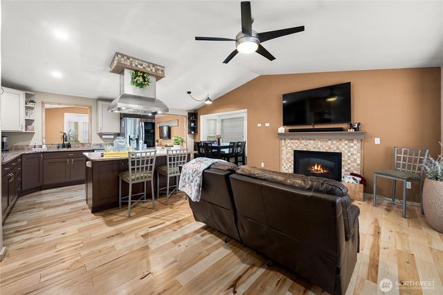 21621 SE 238th Street, Maple Valley, WA 98038