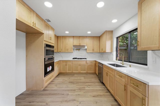 4710 Whispering Falls Drive, Houston, TX 77084