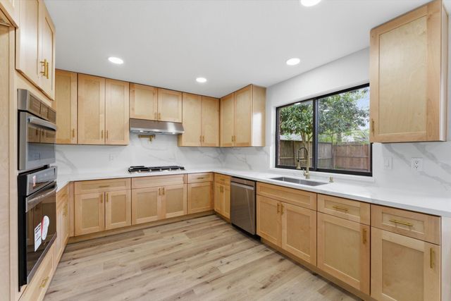 4710 Whispering Falls Drive, Houston, TX 77084