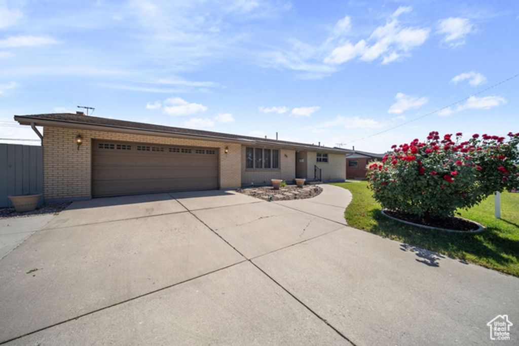 71 W PRINCETON DR, Midvale, UT 84047