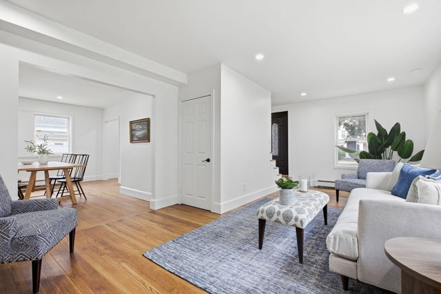 101 Central St, Rockland, MA 02370