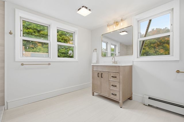 101 Central St, Rockland, MA 02370