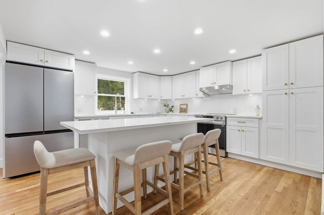 101 Central St, Rockland, MA 02370