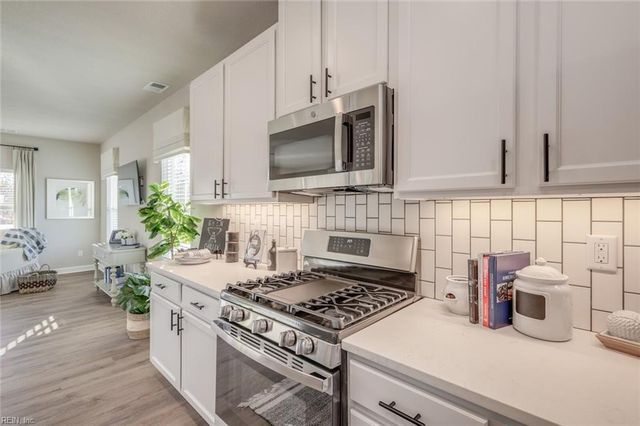 2017 Laycock Ln Unit 100, Suffolk, VA 23435