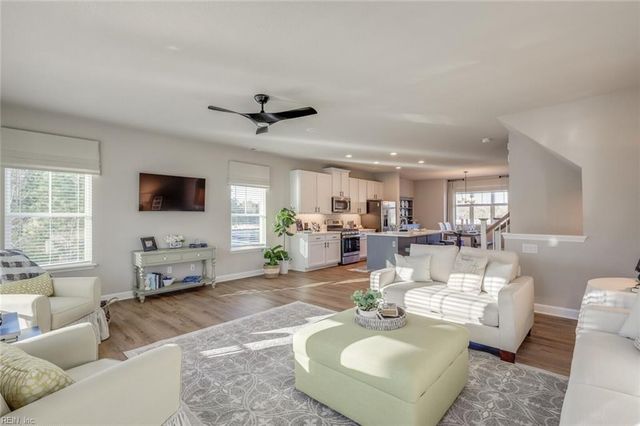 2017 Laycock Ln Unit 100, Suffolk, VA 23435