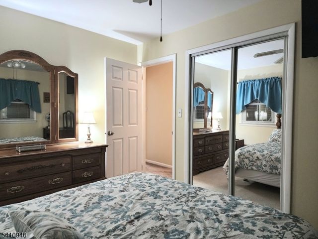 10 Sunrise Ave, Bloomingdale Boro, NJ 07403