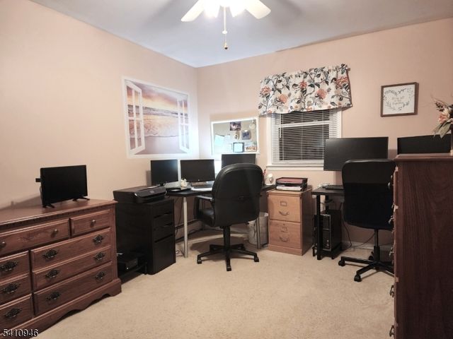 10 Sunrise Ave, Bloomingdale Boro, NJ 07403