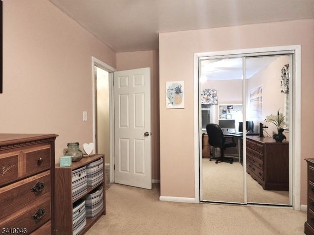 10 Sunrise Ave, Bloomingdale Boro, NJ 07403