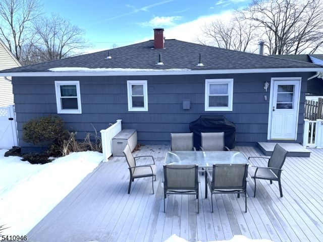 10 Sunrise Ave, Bloomingdale Boro, NJ 07403