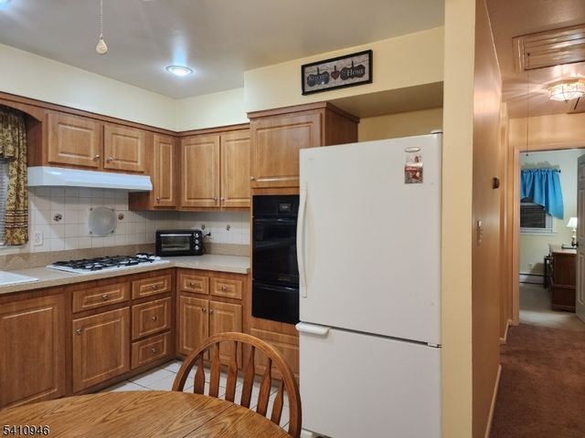 10 Sunrise Ave, Bloomingdale Boro, NJ 07403