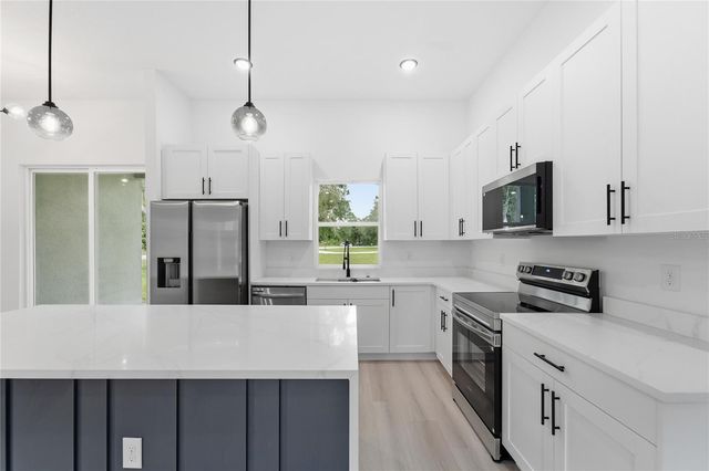 3812 E WALKER STREET, Inverness, FL 34453