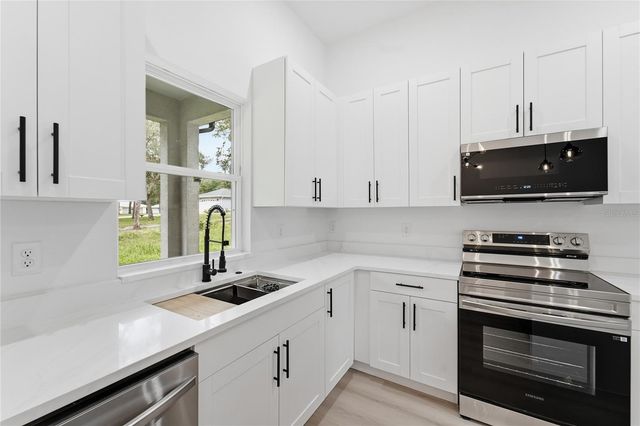 3812 E WALKER STREET, Inverness, FL 34453