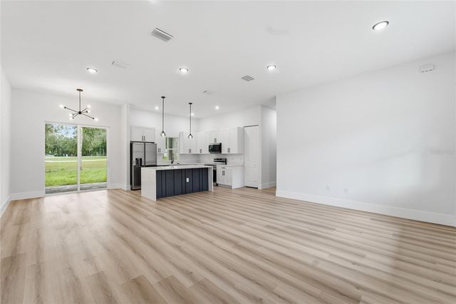 3812 E WALKER STREET, Inverness, FL 34453